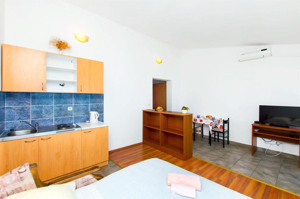 Apartments Tomislav Экстерьер фото